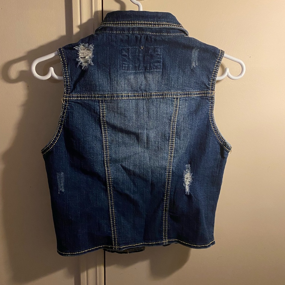 🛍️ 3/$15â•️ Amethyst Denim vest❌SOLD❌ - Picture 2 of 2
